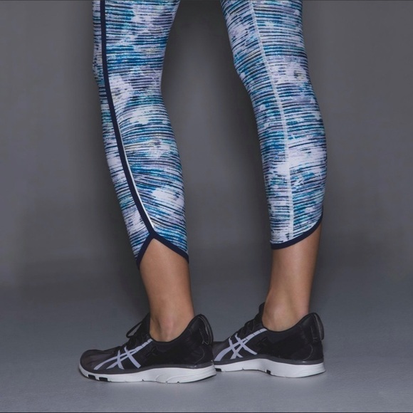 Lululemon Real Quick Tights In Blurry Belle - Picture 1 of 6